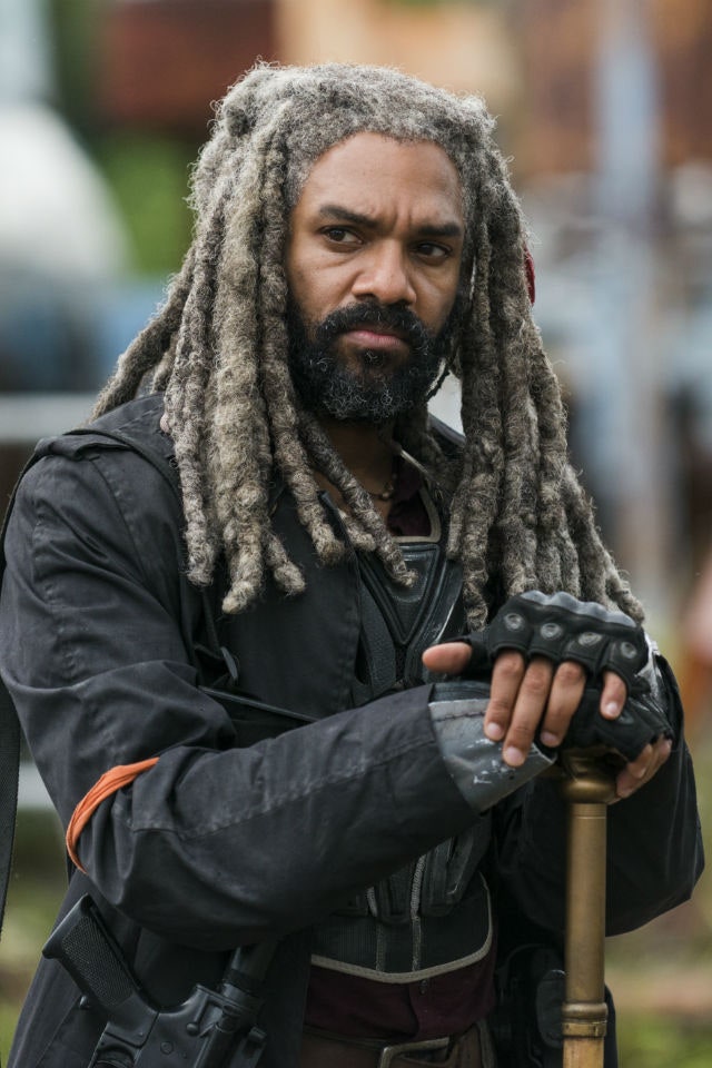 Imagen interactiva de Rey Ezekiel con sus respectivos datos como edad, arma y breve biografía